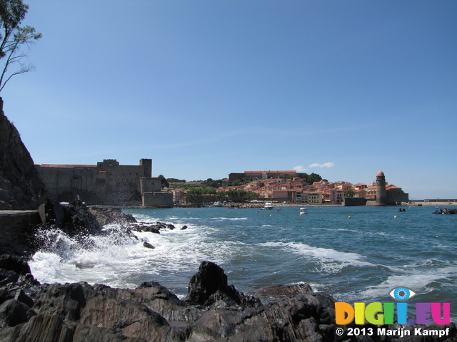 SX27764 Spray of waves at Collioure